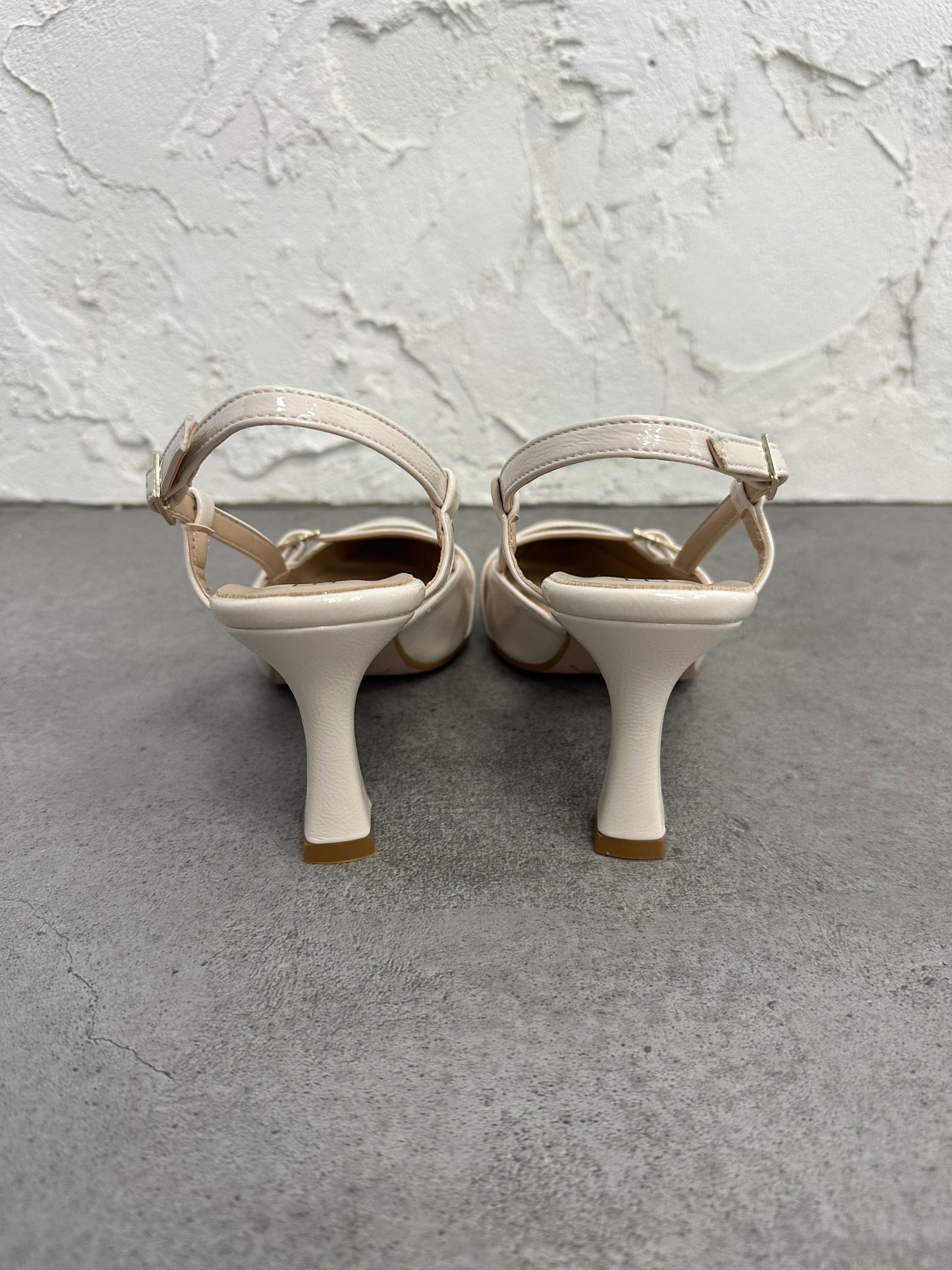 Décolleté slingback naplak cinturini burro