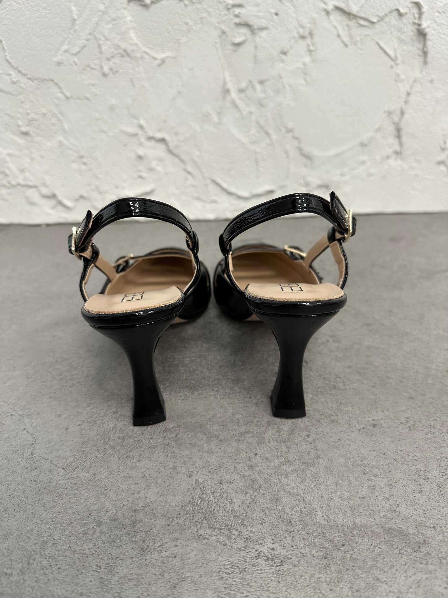 Décolleté slingback naplak cinturini nero