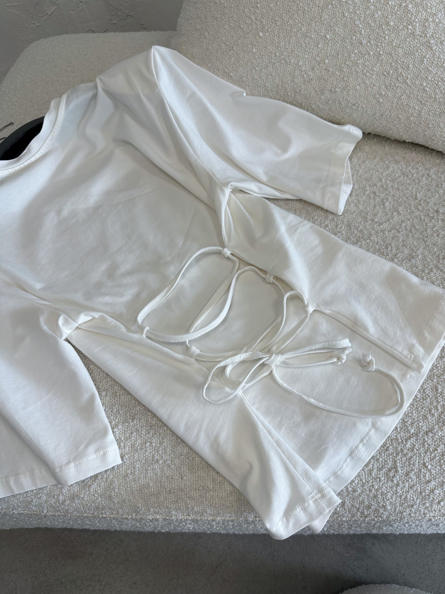 T-shirt allacciata
