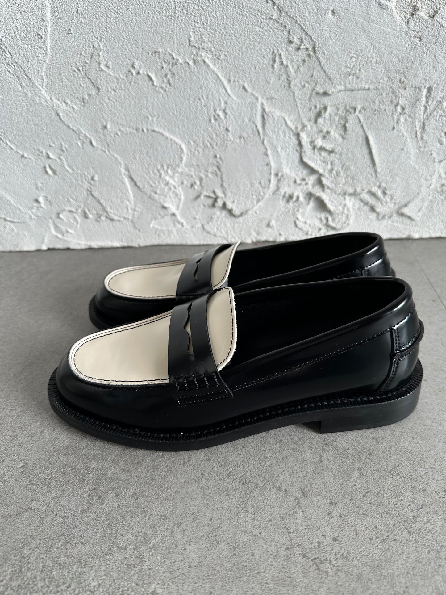 Mocassino black and white