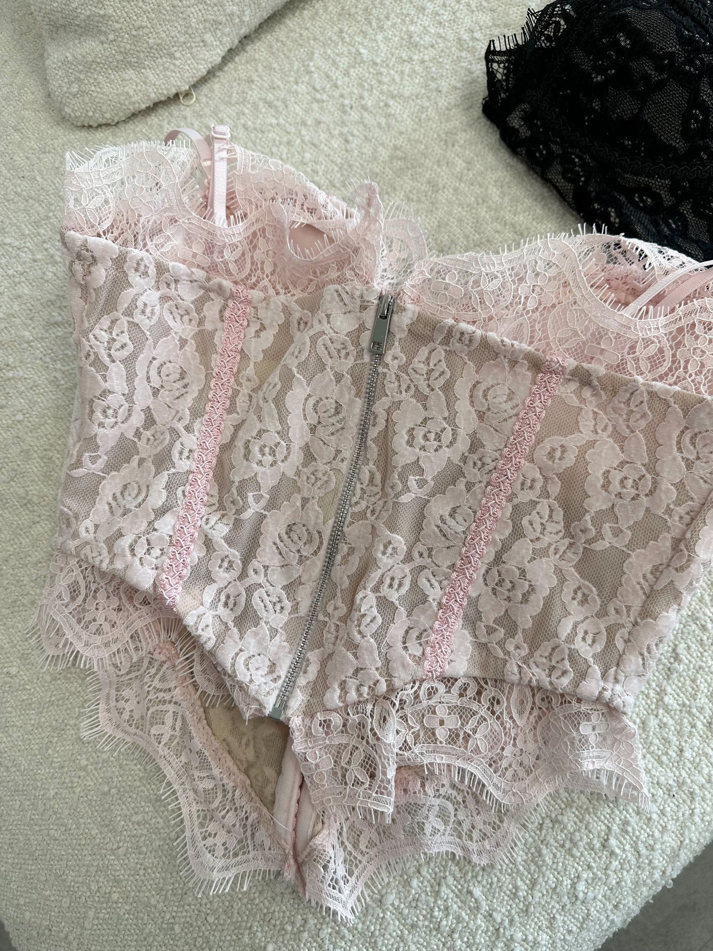 Corsetto pizzo a punta