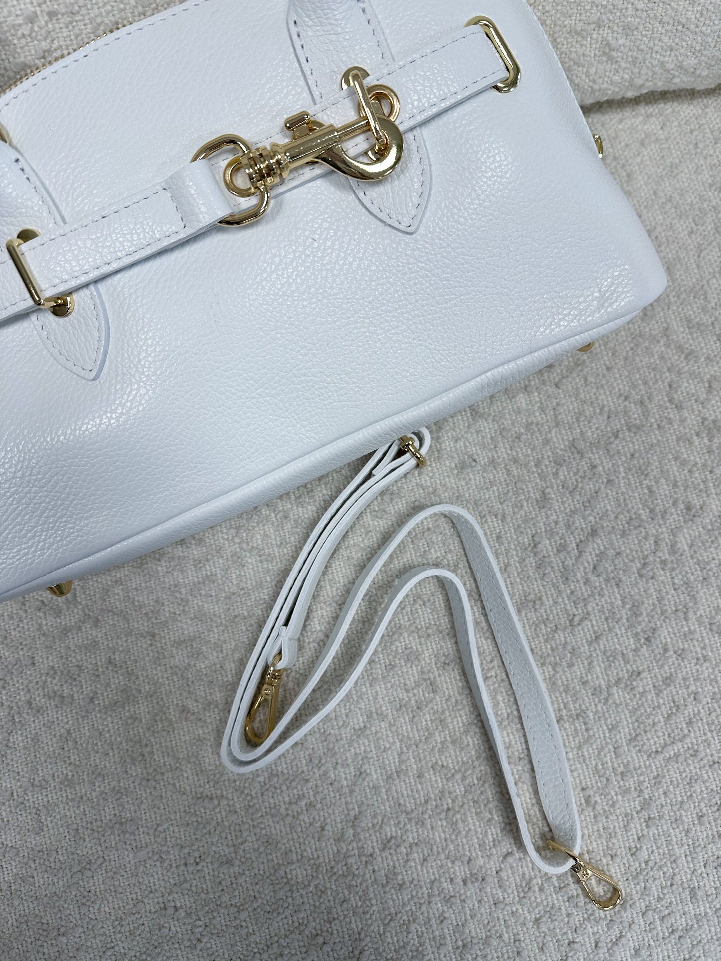 Borsa white