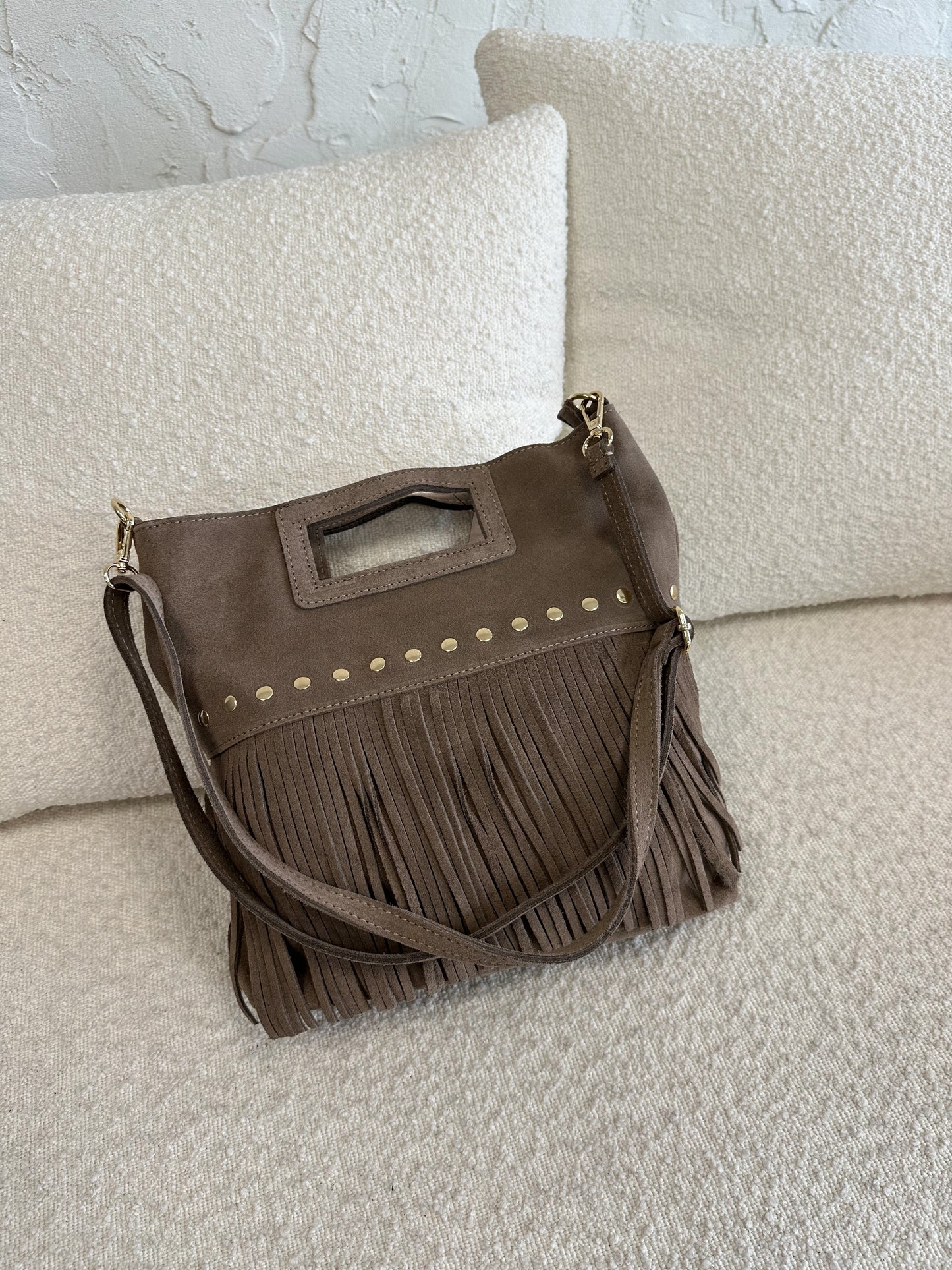 Borsa suede borchie e frange
