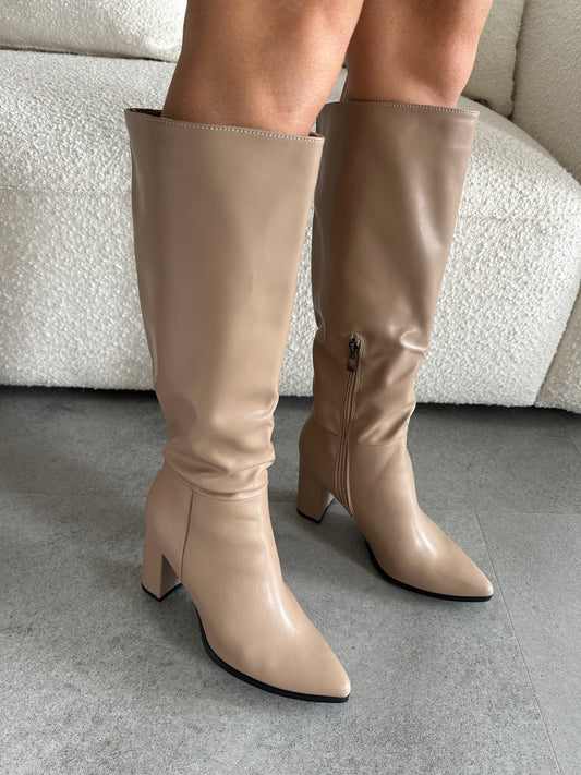 Stivale tacco largo tan
