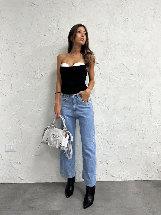 Jeans con cinturini