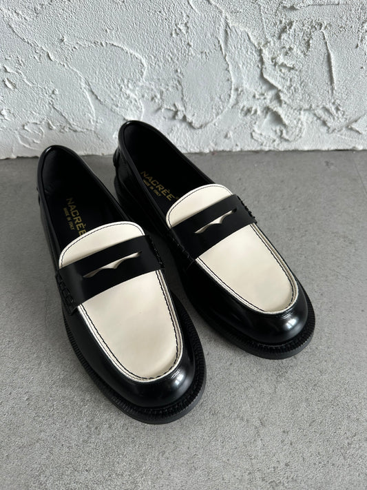 Mocassino black and white