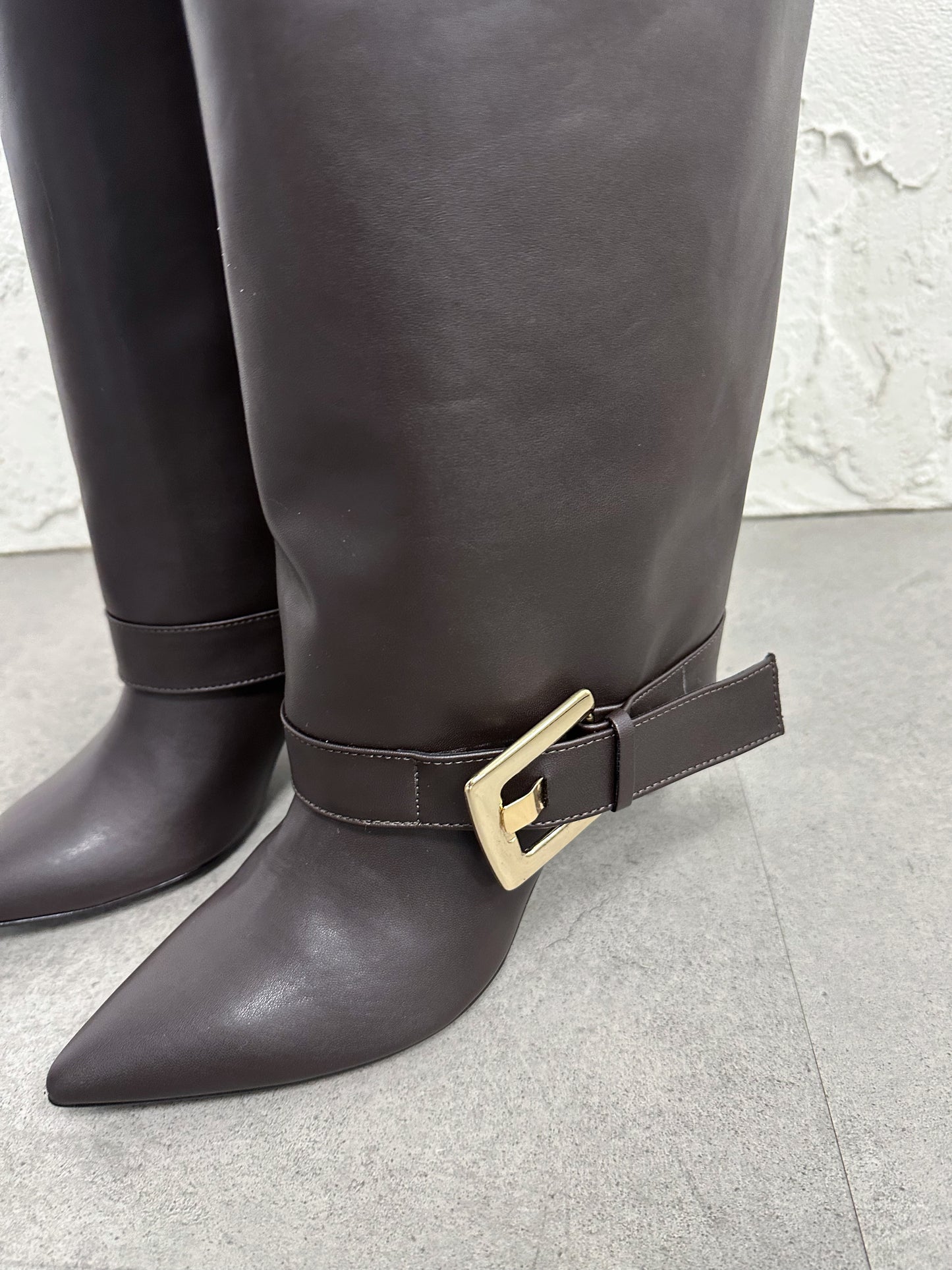 Stivale tacco ghetta e fibbia